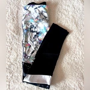 PINK Ultimate Marble Leggings
